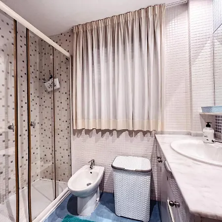 Апартаменты Beautiful 1 Bedroom In Mar, Pm101 *