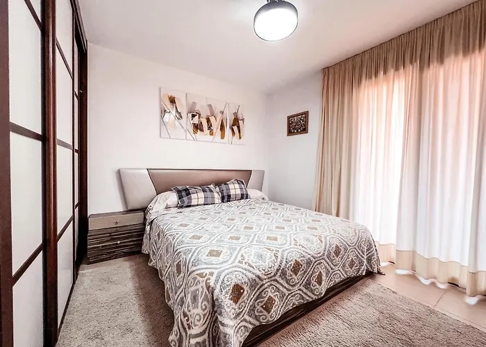 Apartment Beautiful 1 Bedroom In Mar, Pm101